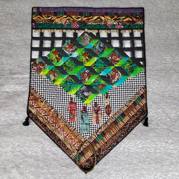 Beautiful 27" x 37" Quilted Art Wall Hanging signed by Artist - The Kingdom - Picture 1 of 12